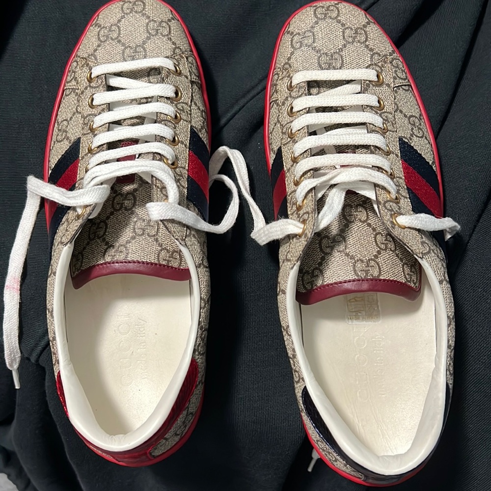 Men’s Ace GG Supreme sneakers. Gucci size 7 US size 8 or woman size 9,5-10